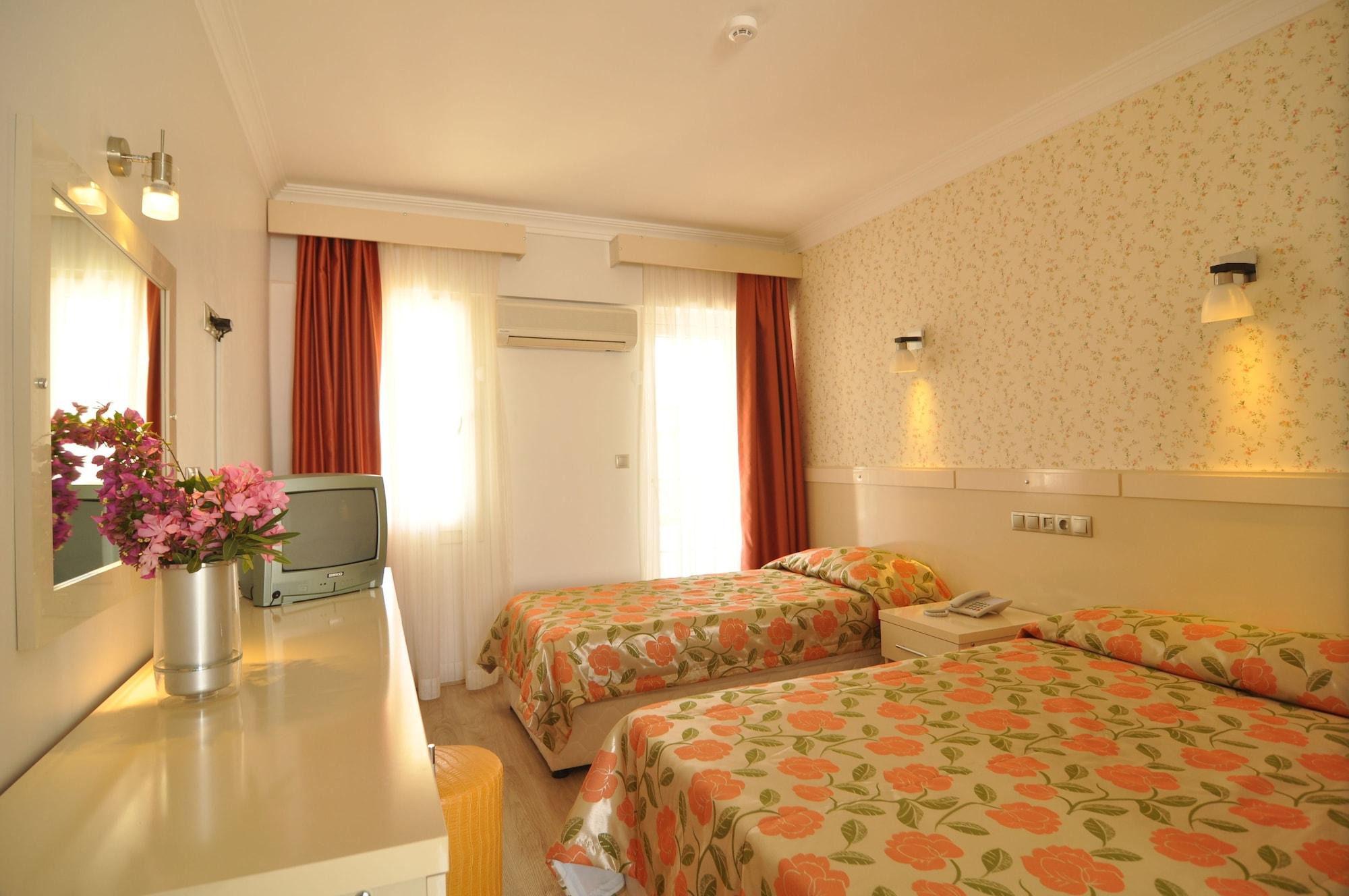 בודרום Delfi Hotel Spa & Wellness Center מראה חיצוני תמונה