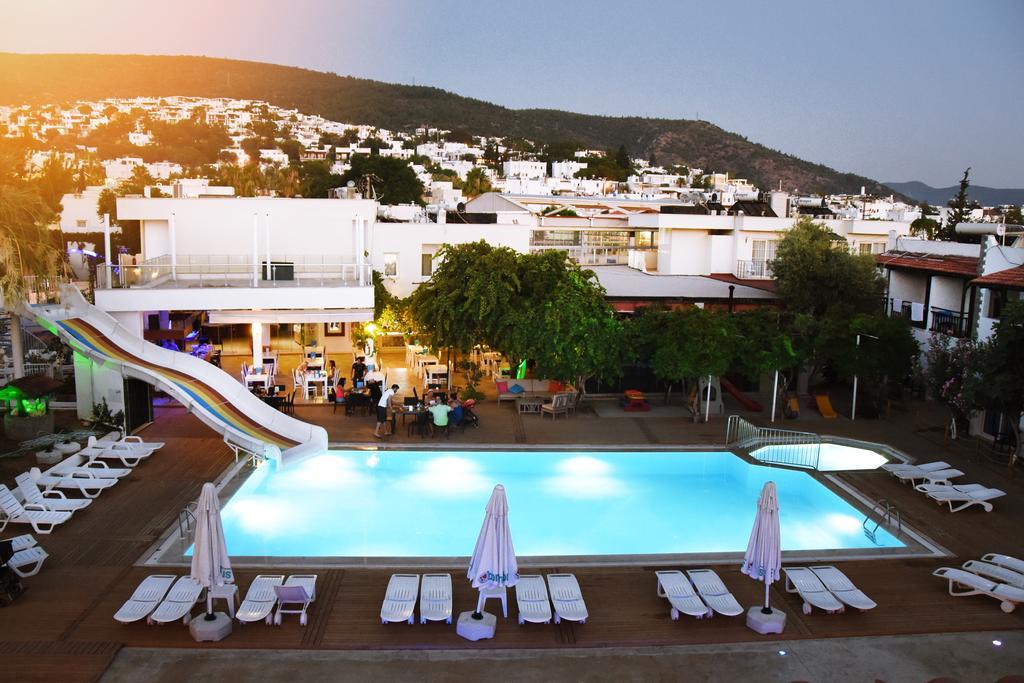 בודרום Delfi Hotel Spa & Wellness Center מראה חיצוני תמונה